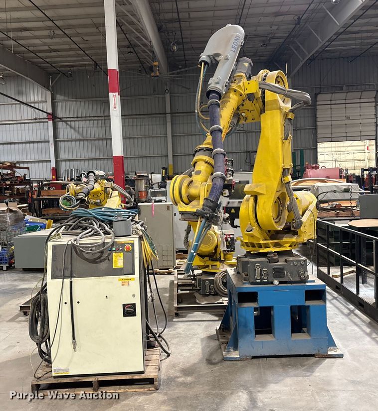 image for item FB0671 (3) Fanuc robots