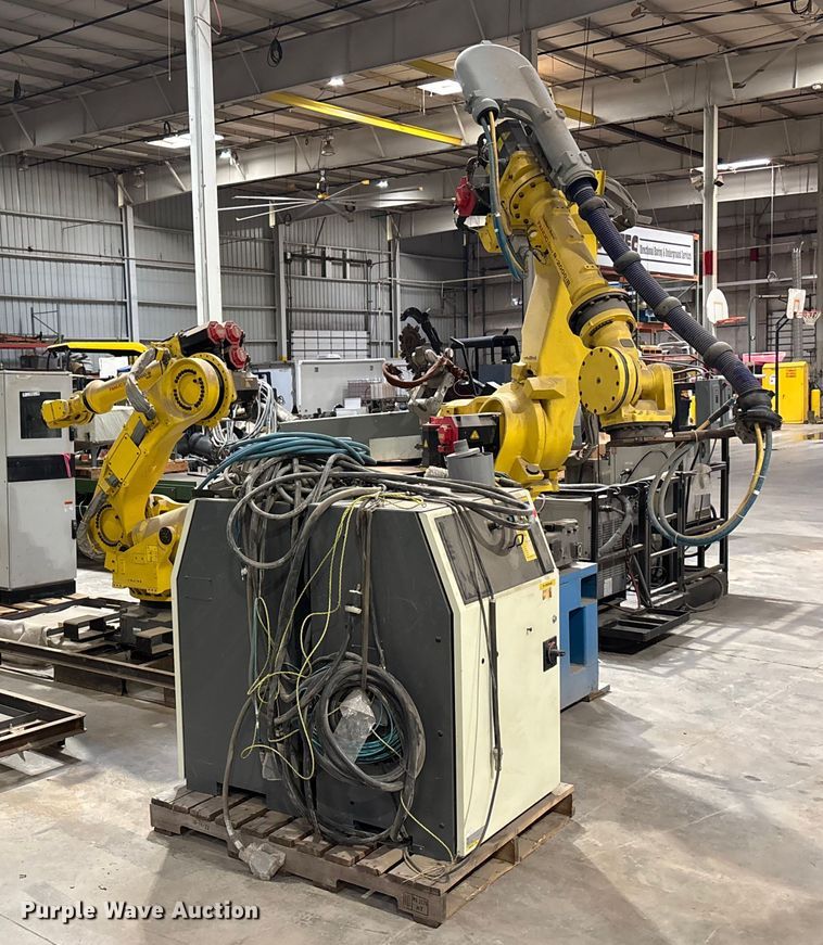 image for item FB0671 (3) Fanuc robots