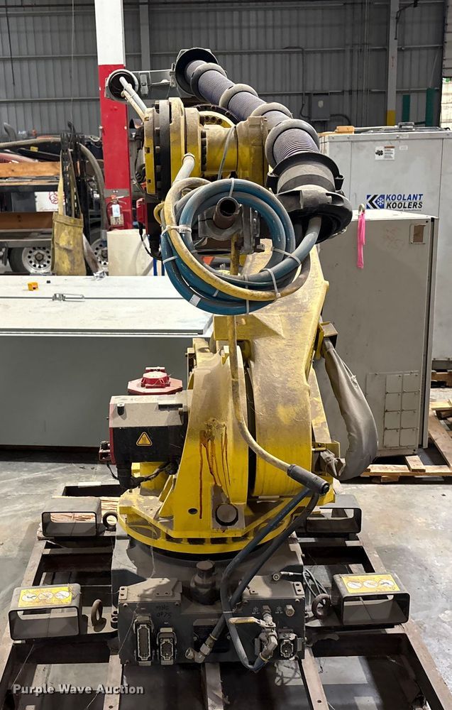 image for item FB0671 (3) Fanuc robots