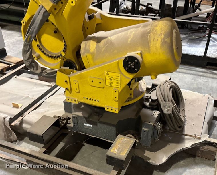 image for item FB0671 (3) Fanuc robots