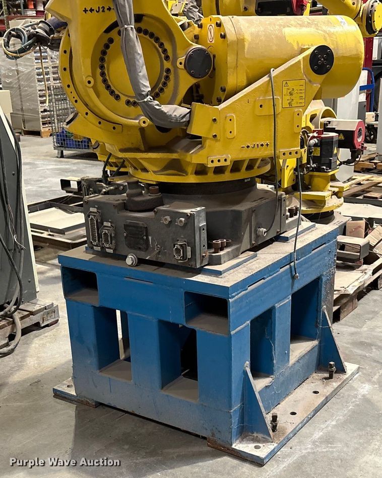 image for item FB0671 (3) Fanuc robots