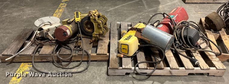 image for item FB0676 (6) chain hoists