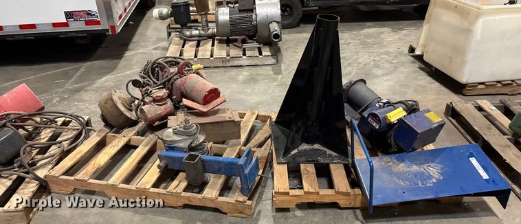 image for item FB0676 (6) chain hoists