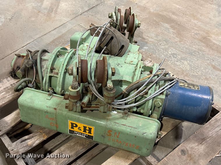 image for item FB0676 (6) chain hoists