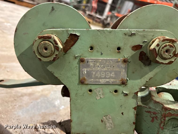 image for item FB0676 (6) chain hoists