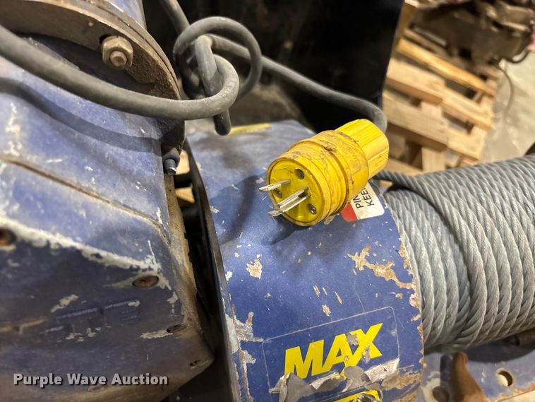 image for item FB0676 (6) chain hoists