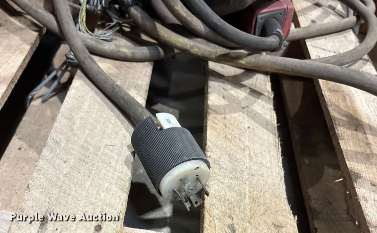 image for item FB0676 (6) chain hoists