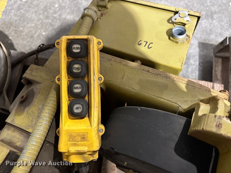 image for item FB0676 (6) chain hoists