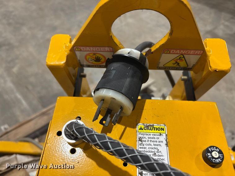 image for item FB0680 Arval material handlers vacuum