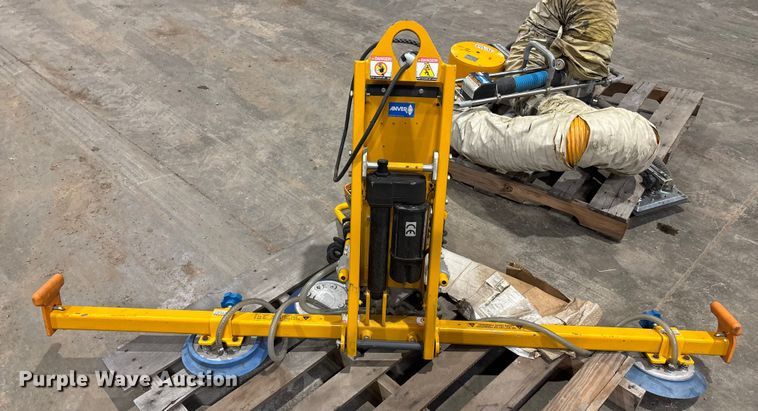 image for item FB0680 Arval material handlers vacuum