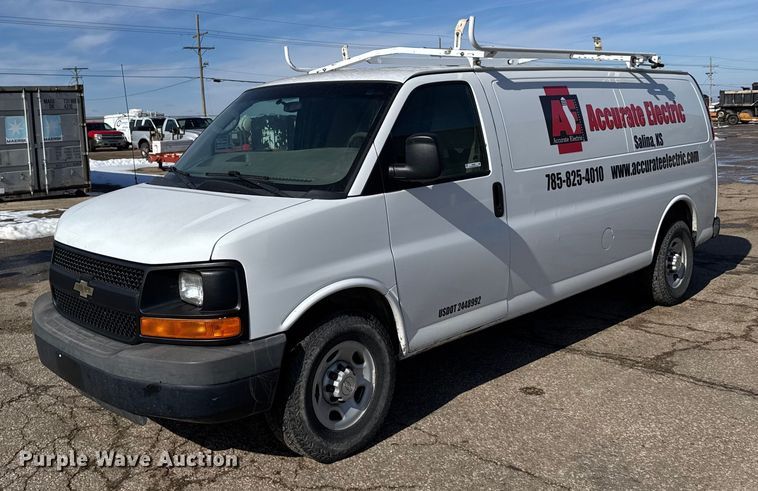 image for item FB0688 2013 Chevrolet Express 3500 van