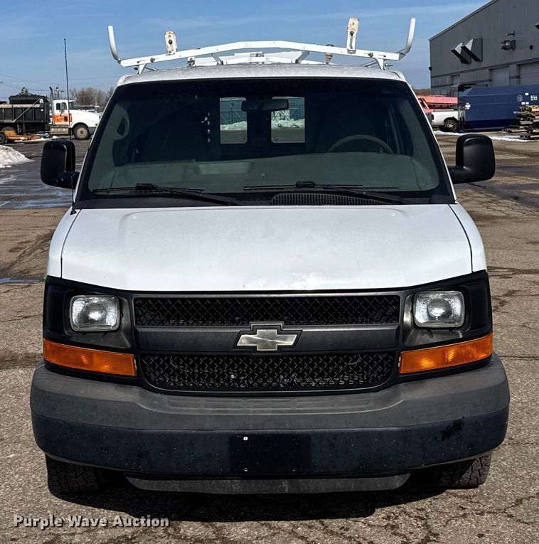 image for item FB0688 2013 Chevrolet Express 3500 van