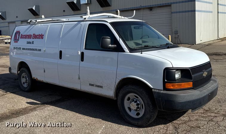 image for item FB0688 2013 Chevrolet Express 3500 van