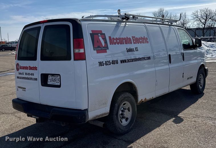 image for item FB0688 2013 Chevrolet Express 3500 van