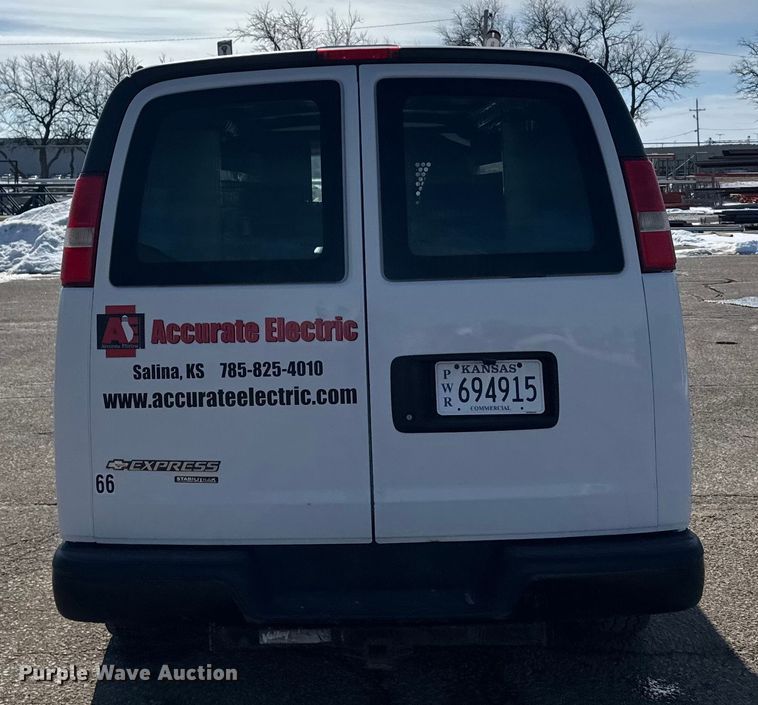 image for item FB0688 2013 Chevrolet Express 3500 van
