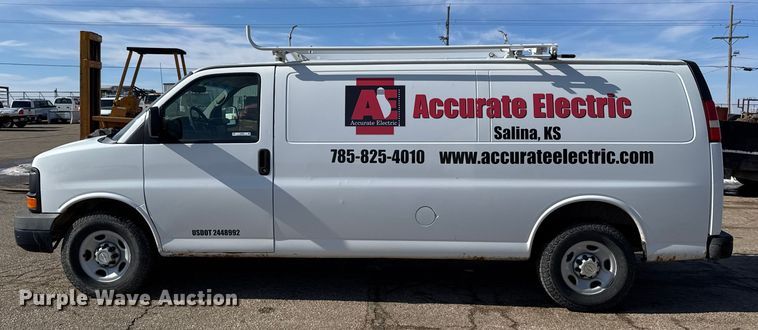 image for item FB0688 2013 Chevrolet Express 3500 van