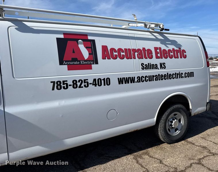 image for item FB0688 2013 Chevrolet Express 3500 van