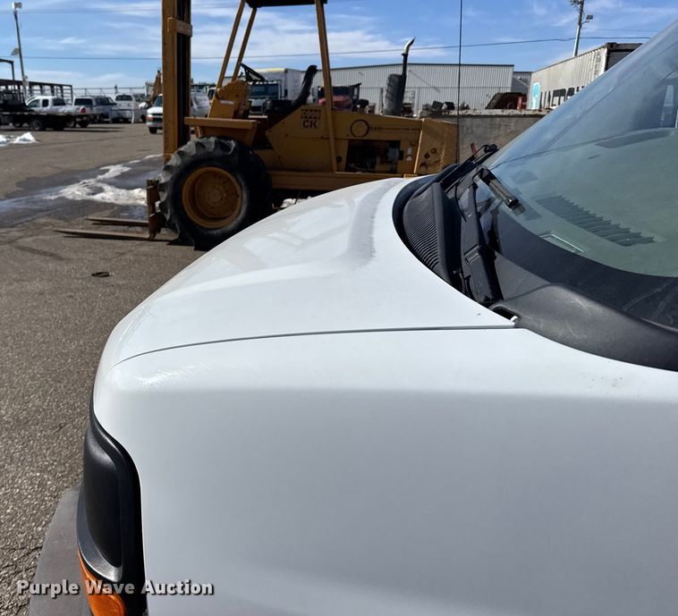 image for item FB0688 2013 Chevrolet Express 3500 van