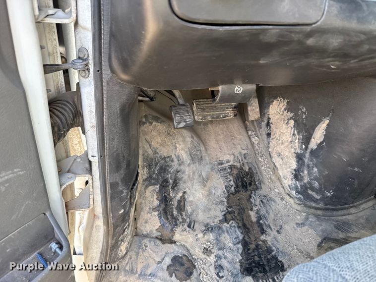 image for item FB0688 2013 Chevrolet Express 3500 van