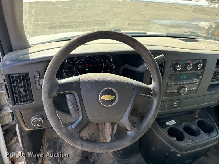 image for item FB0688 2013 Chevrolet Express 3500 van