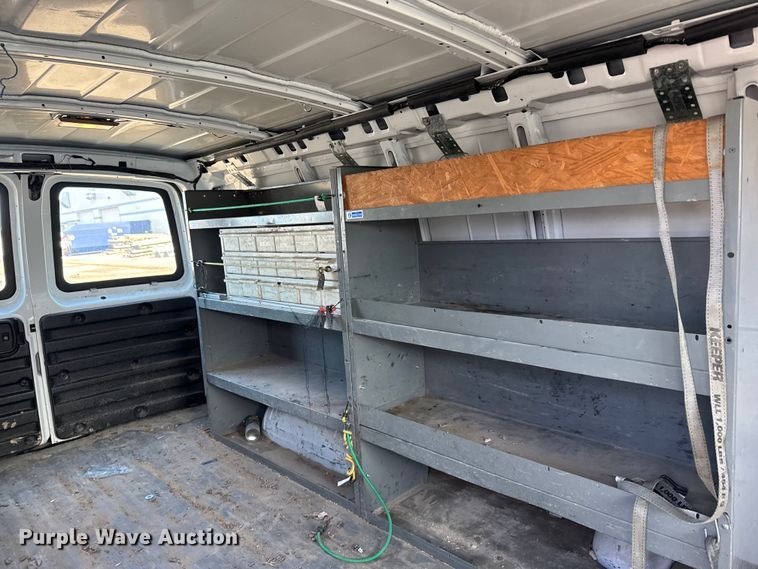 image for item FB0688 2013 Chevrolet Express 3500 van