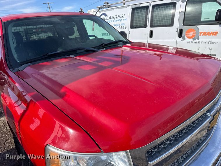 image for item FB0692 2012 Chevrolet Silverado 1500 Crew Cab pickup truck