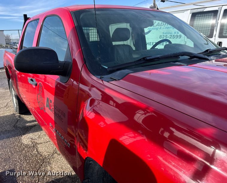 image for item FB0692 2012 Chevrolet Silverado 1500 Crew Cab pickup truck