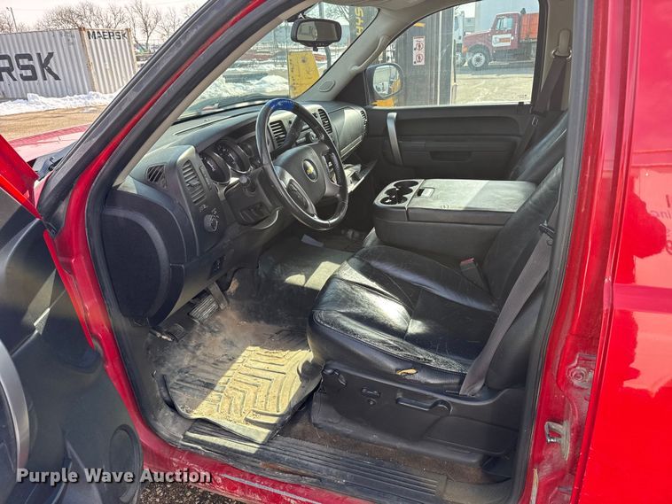 image for item FB0692 2012 Chevrolet Silverado 1500 Crew Cab pickup truck