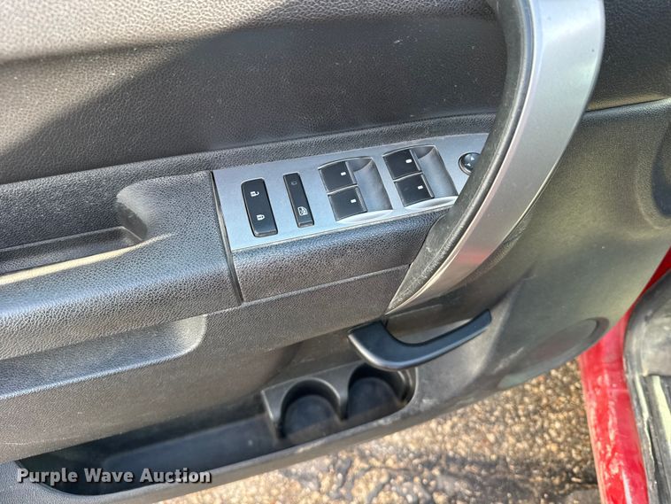 image for item FB0692 2012 Chevrolet Silverado 1500 Crew Cab pickup truck