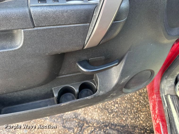 image for item FB0692 2012 Chevrolet Silverado 1500 Crew Cab pickup truck