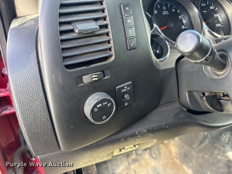 image for item FB0692 2012 Chevrolet Silverado 1500 Crew Cab pickup truck