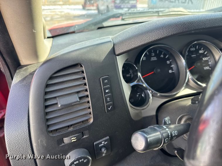 image for item FB0692 2012 Chevrolet Silverado 1500 Crew Cab pickup truck