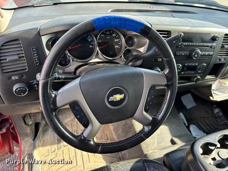 image for item FB0692 2012 Chevrolet Silverado 1500 Crew Cab pickup truck