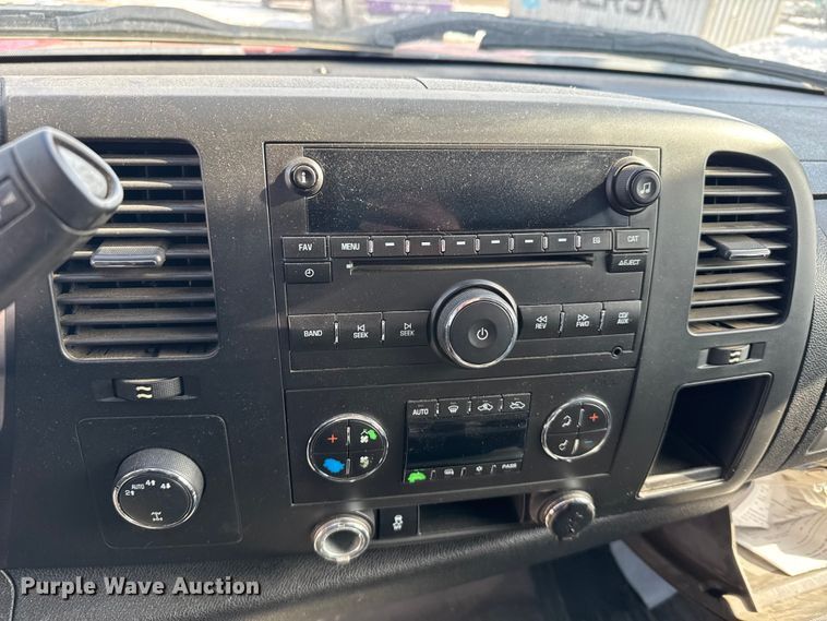 image for item FB0692 2012 Chevrolet Silverado 1500 Crew Cab pickup truck