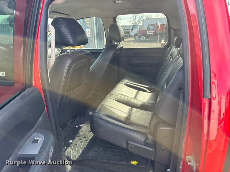 image for item FB0692 2012 Chevrolet Silverado 1500 Crew Cab pickup truck