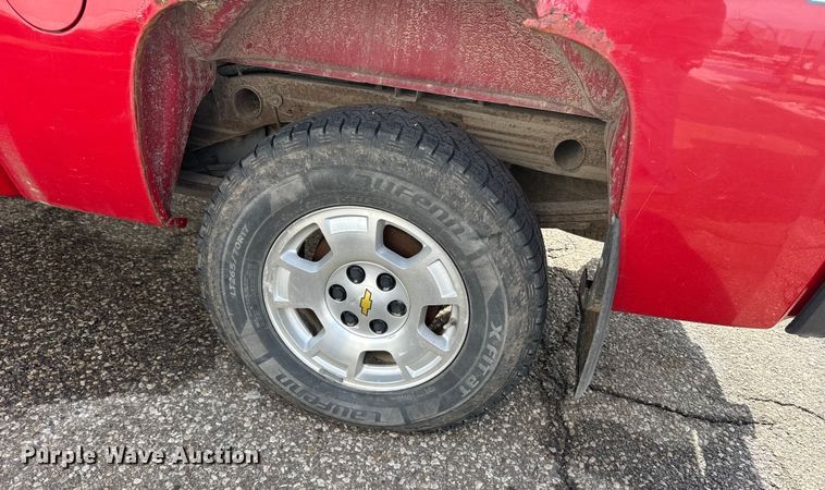 image for item FB0692 2012 Chevrolet Silverado 1500 Crew Cab pickup truck