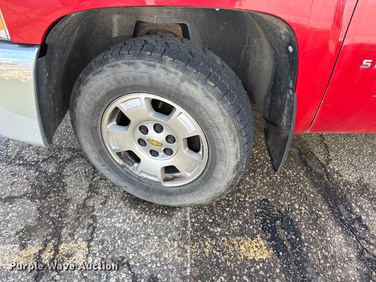 image for item FB0692 2012 Chevrolet Silverado 1500 Crew Cab pickup truck