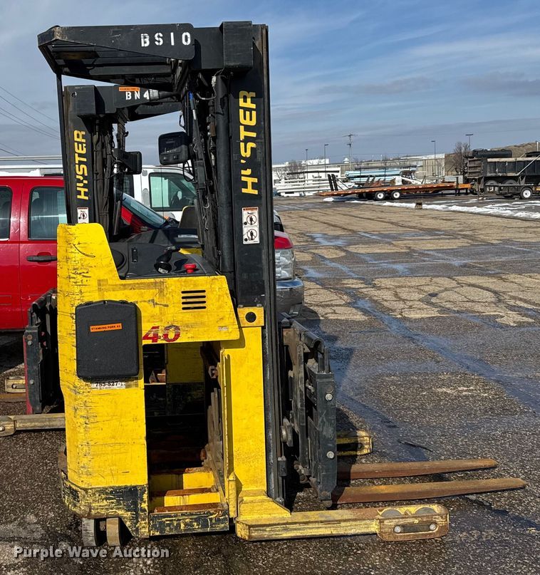 image for item FB0693 (3) Hyster 40 forklifts