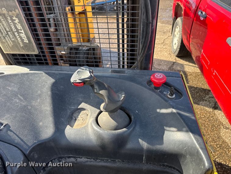 image for item FB0693 (3) Hyster 40 forklifts