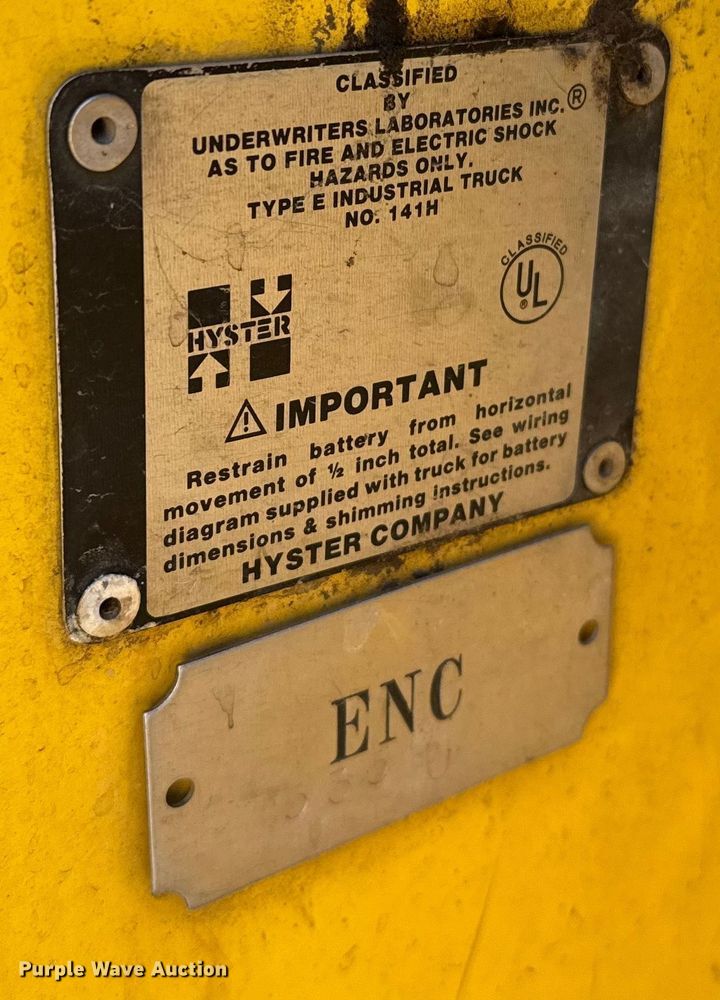 image for item FB0693 (3) Hyster 40 forklifts