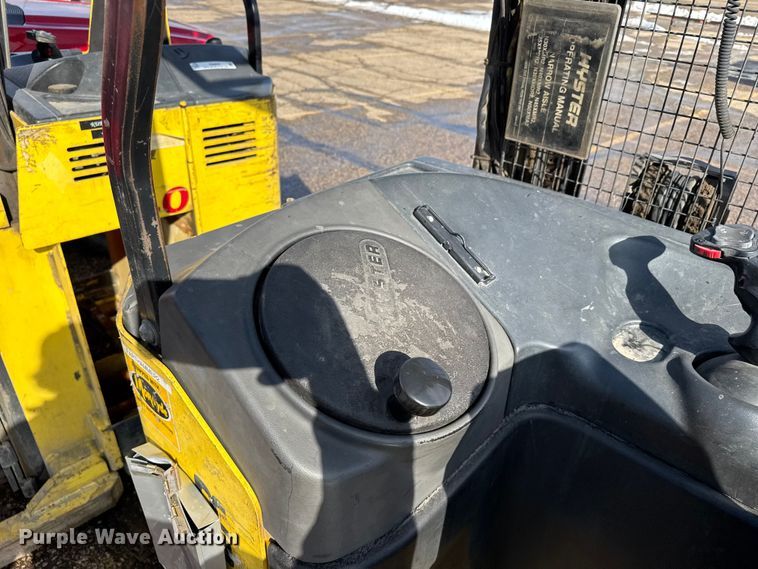 image for item FB0693 (3) Hyster 40 forklifts