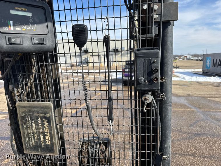 image for item FB0693 (3) Hyster 40 forklifts