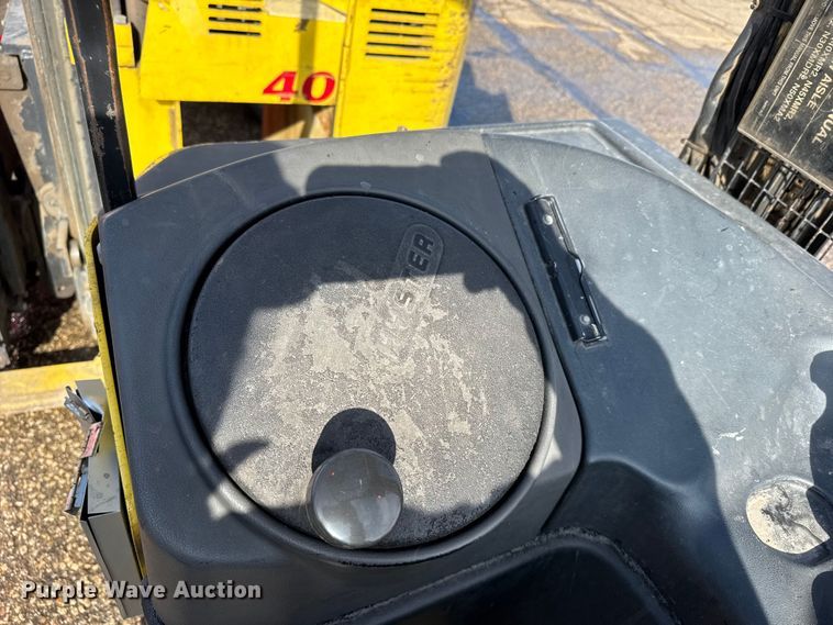 image for item FB0693 (3) Hyster 40 forklifts