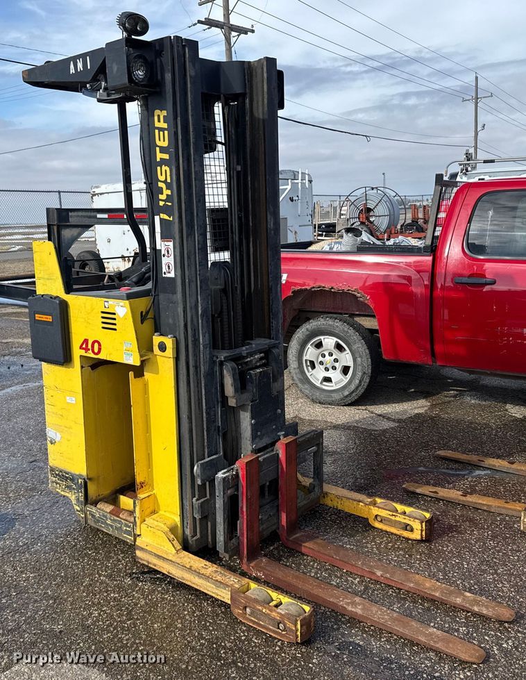 image for item FB0693 (3) Hyster 40 forklifts