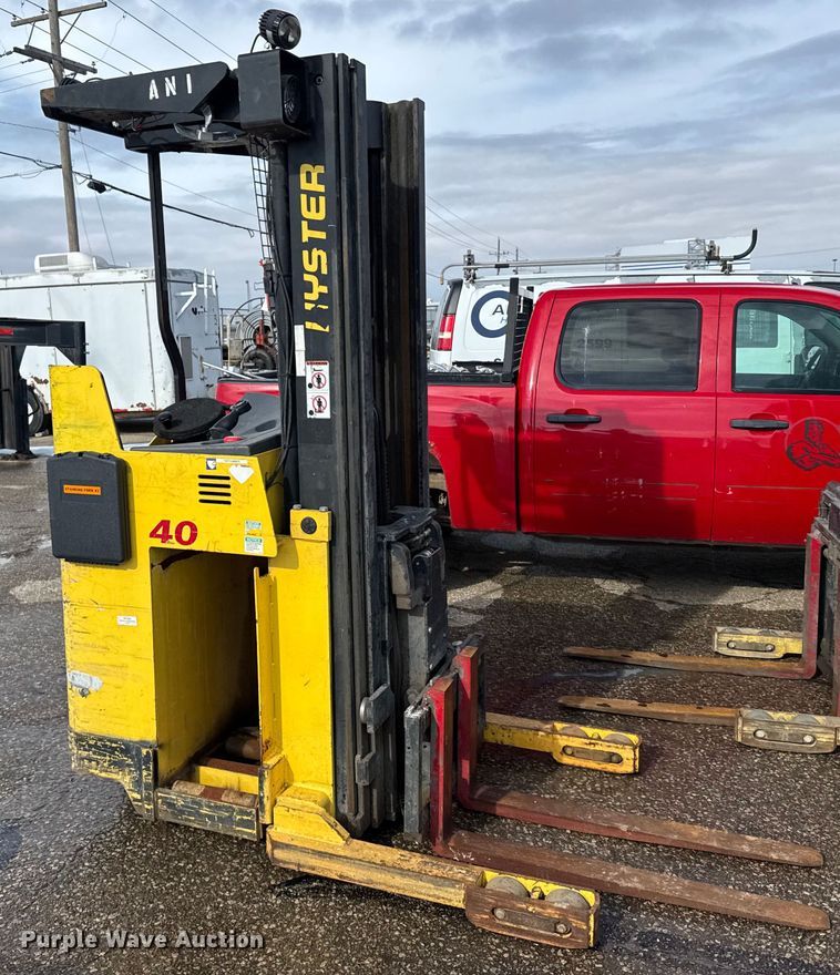 image for item FB0693 (3) Hyster 40 forklifts