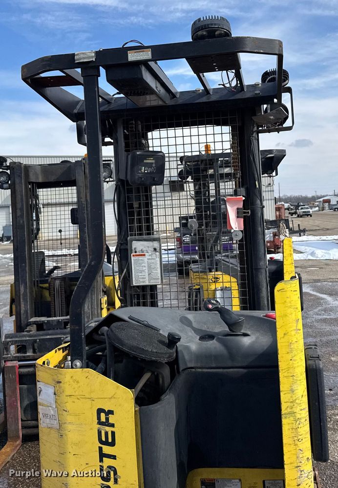 image for item FB0693 (3) Hyster 40 forklifts