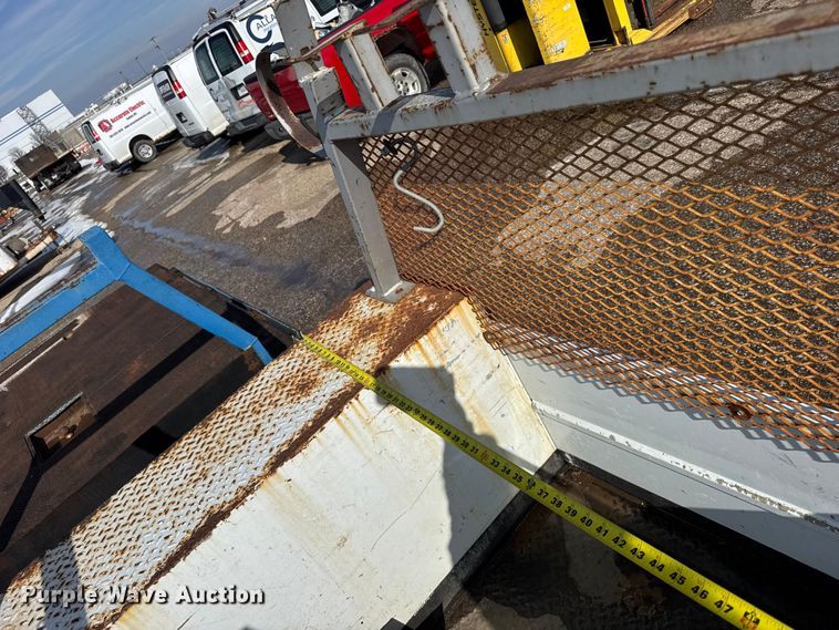 image for item FB0695 Utility bed