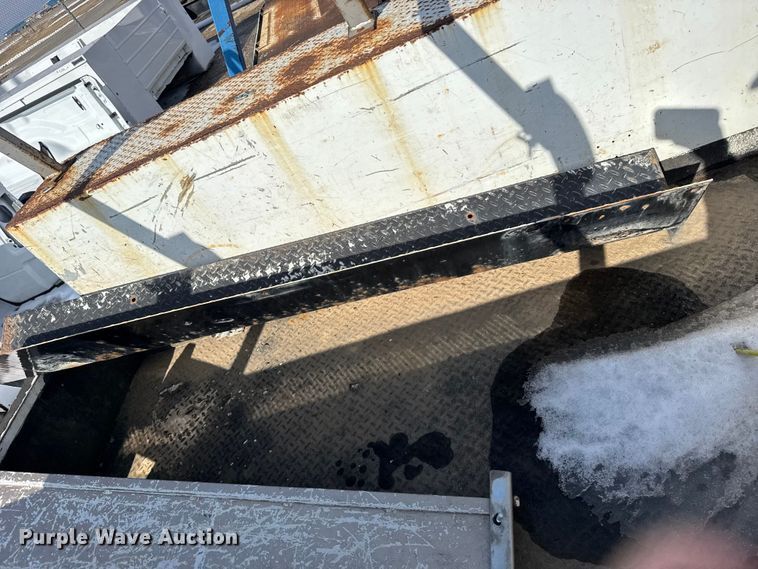 image for item FB0695 Utility bed