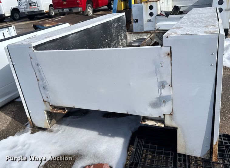 image for item FB0697 Utility bed