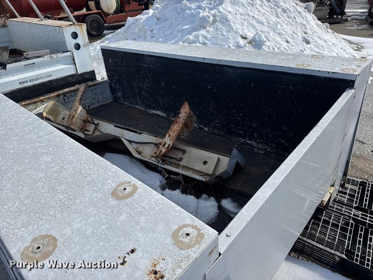 image for item FB0697 Utility bed